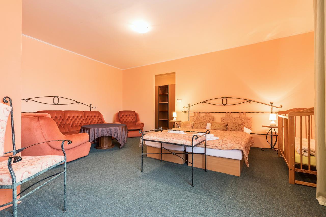 Kyjovsky Pivovar - Hotel, Restaurace, Pivni Lazne Kültér fotó